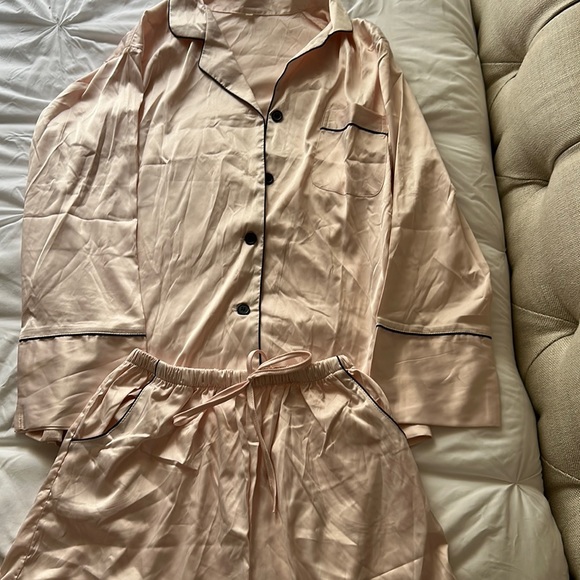 Silk women’s PJ set - Picture 3 of 5